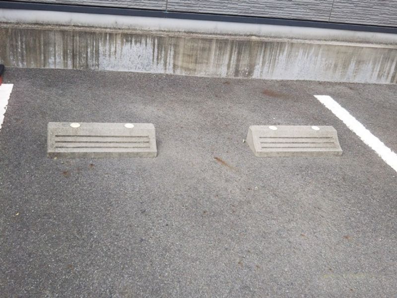 レオパレス曙 駐車場