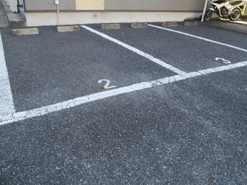 レオパレスＨＹＴ　Ⅴ 駐車場