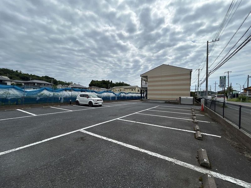 レオパレス柏屋 駐車場