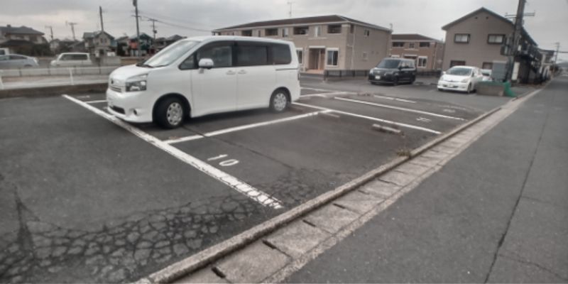 レオパレスＯＮＥ’Ｓ 駐車場