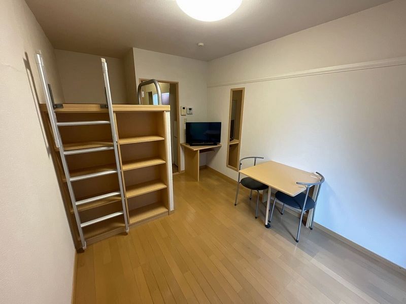 レオパレスダックス 居間