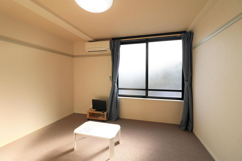 レオパレスライフタナカ 居間