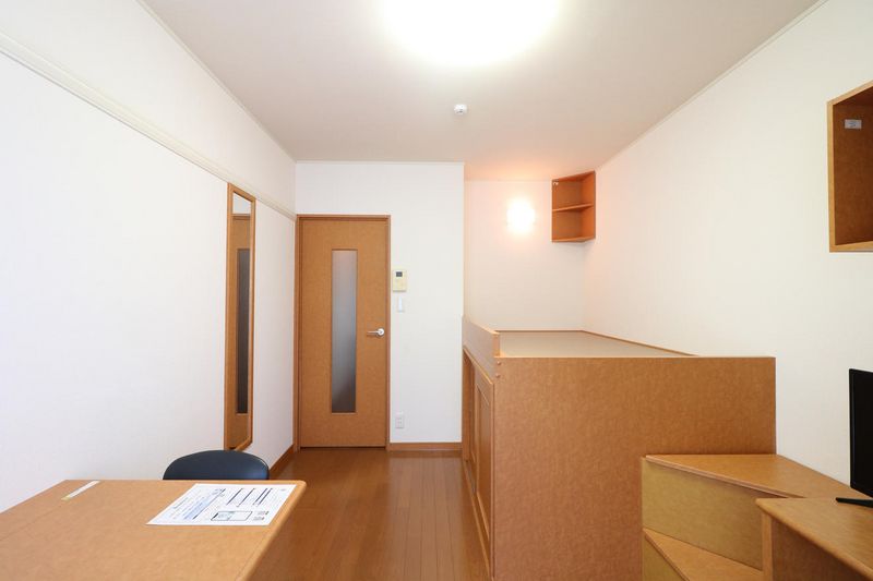 レオパレスヤングフォレストＡ 居間