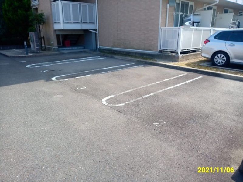 レオパレスアンコールヴィレッジ 駐車場