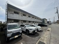 レオパレスフローリ 駐車場