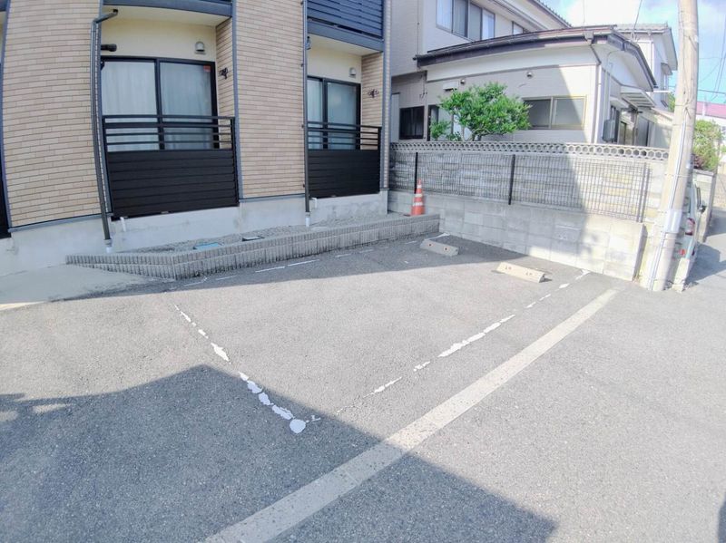 レオネクスト学校町通 駐車場