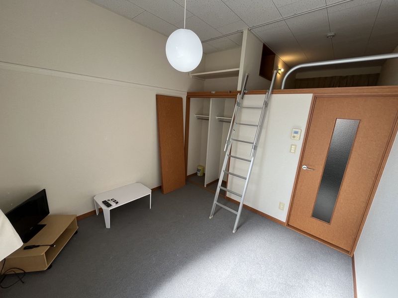 レオパレスＳＥＩＺＡＮ 居間