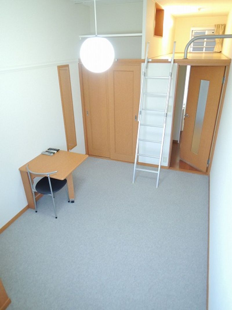 レオパレスかたくり 居間