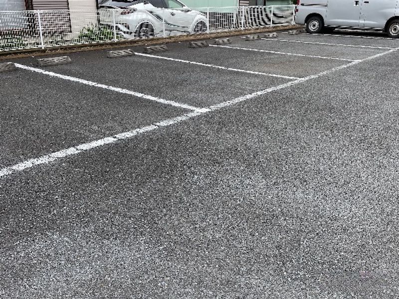 レオパレスビエント 駐車場