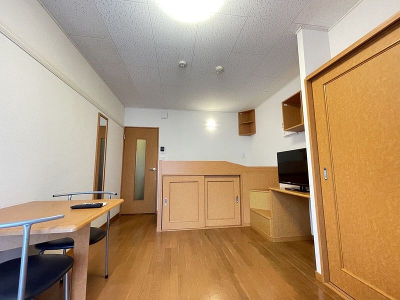 レオパレスヒガシノナミ 居間