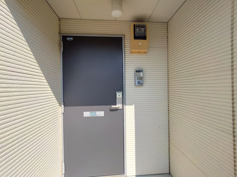 レオネクスト源藤Ⅴ 玄関