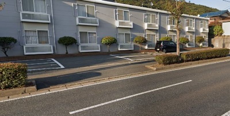 レオパレスしらべ 駐車場