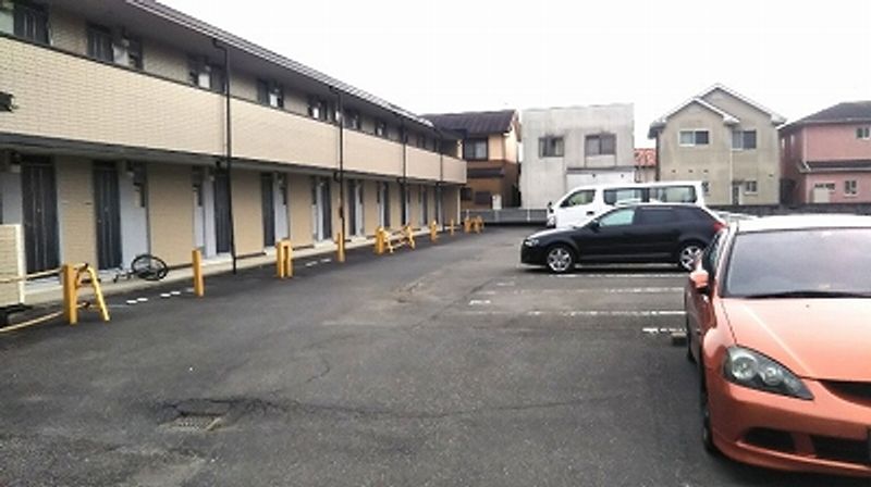 レオパレスＫＵＷＡＤＡ 駐車場