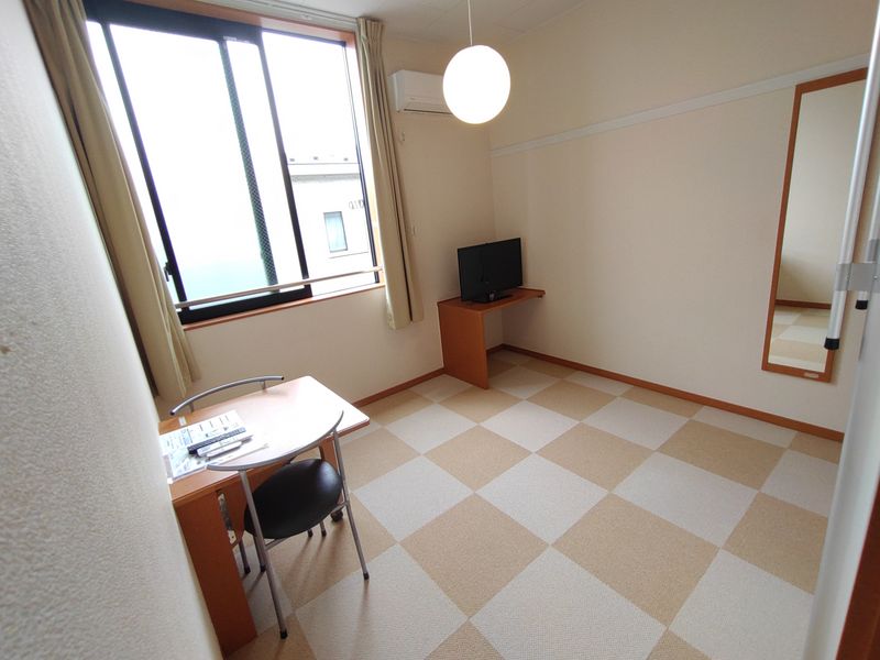 レオパレス新都心 居間