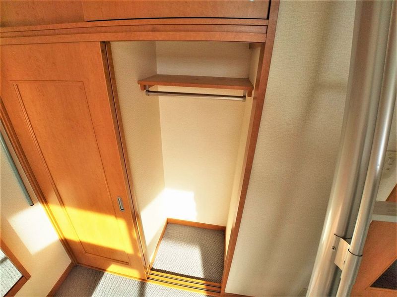 レオパレスカーサ　エス・コット 収納