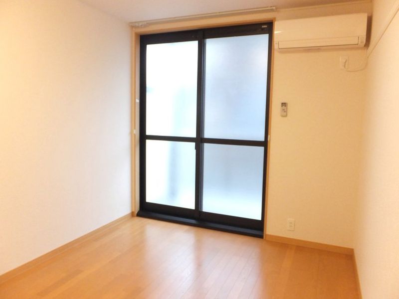 レオパレスクリエイトコーポ２ 居間