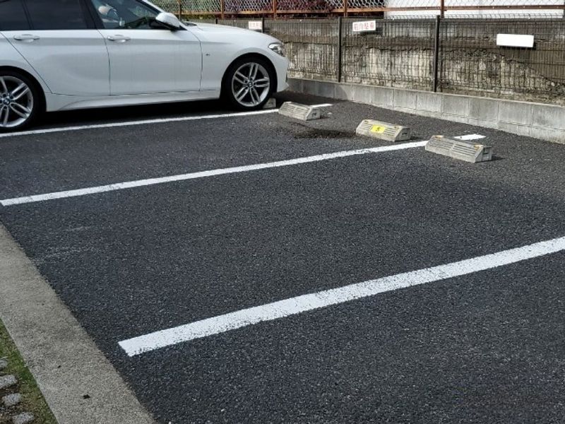 レオネクスト花水台 駐車場