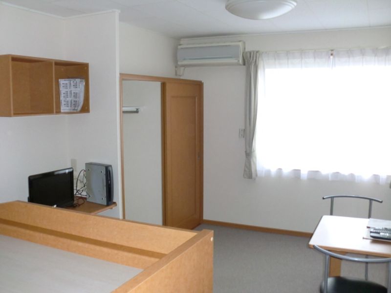 レオパレスビューラー 居間