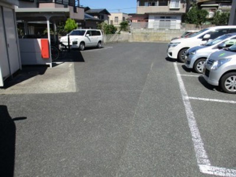 レオパレスＨＡＰＰＹ平和Ⅱ 駐車場