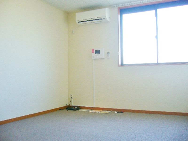 レオパレス糸田 居間