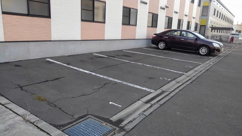 レオパレスメゾンド伏古Ⅱ 駐車場