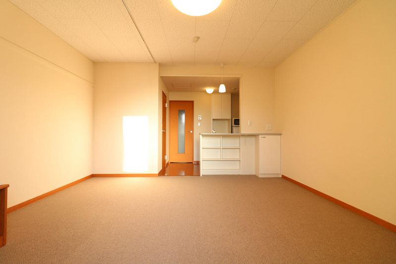 レオパレスあきつ 居間