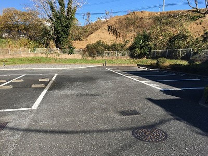 レオパレス里Ⅱ 駐車場