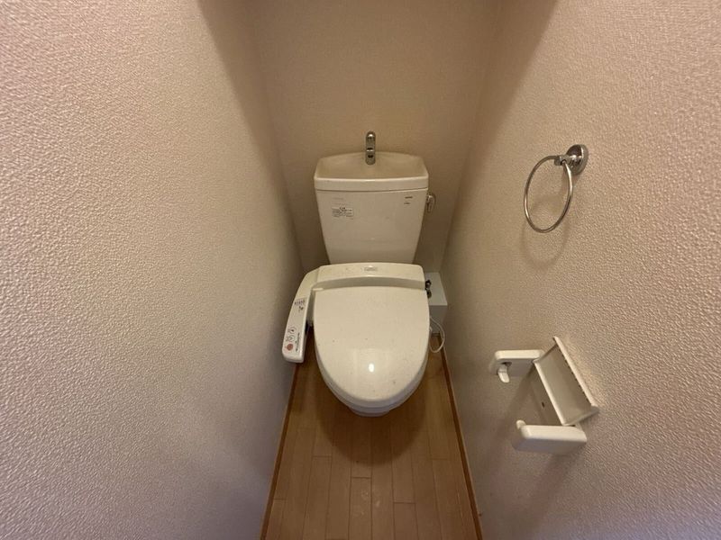 leopalace Big Hello Toilet