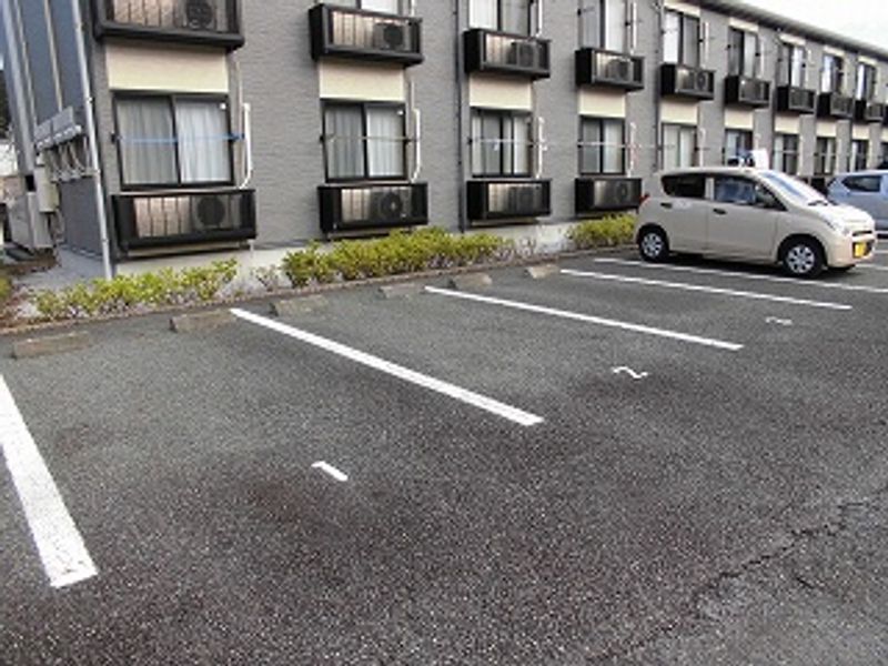 レオパレス宮脇 駐車場