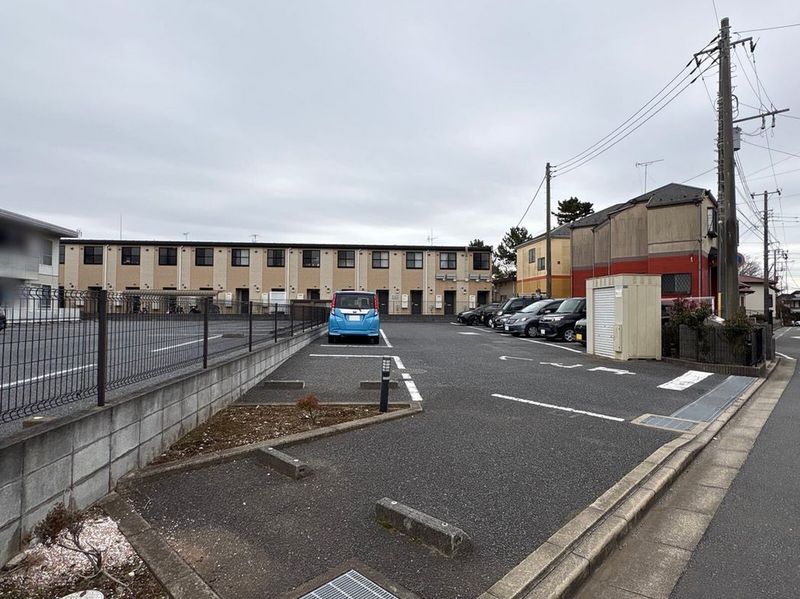 LEONEXT Hanamigawa Bãi đỗ xe