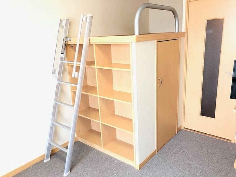 レオパレスチェリービレッジ 収納