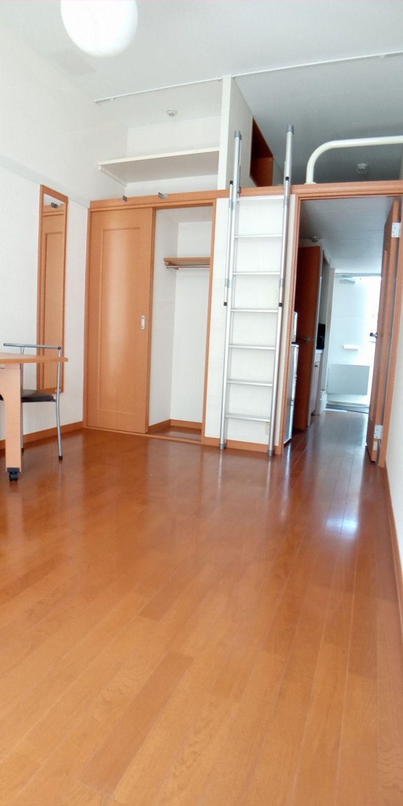 レオパレスパタータ 居間