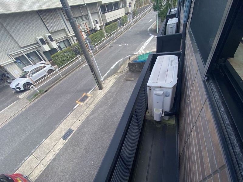 レオパレスＭＡＩＮ バルコニー