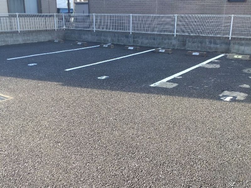 レオパレスほうれんそう２号館 駐車場
