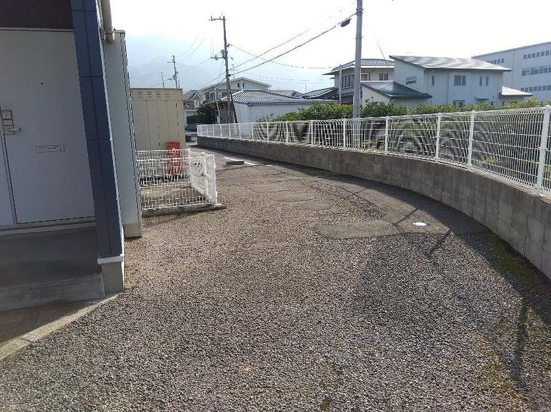 レオパレスエスペランサ２００２ エントランス
