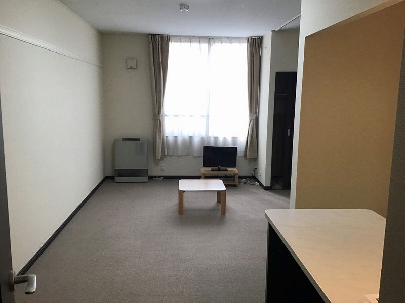 LEONEXT Flora II Living room