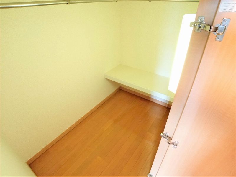 レオパレスＦｌａｔｅｌｉｅｒ 収納