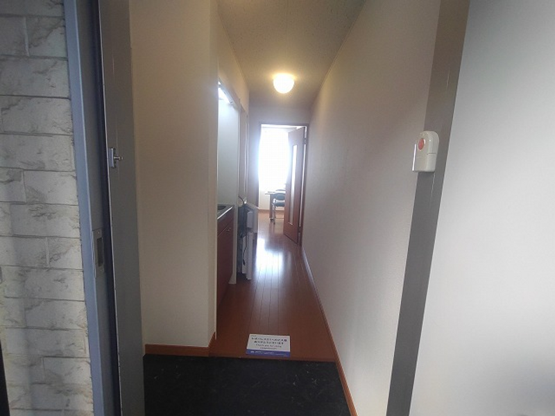 レオパレス西松江城 玄関