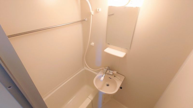 レオパレスやのい 風呂