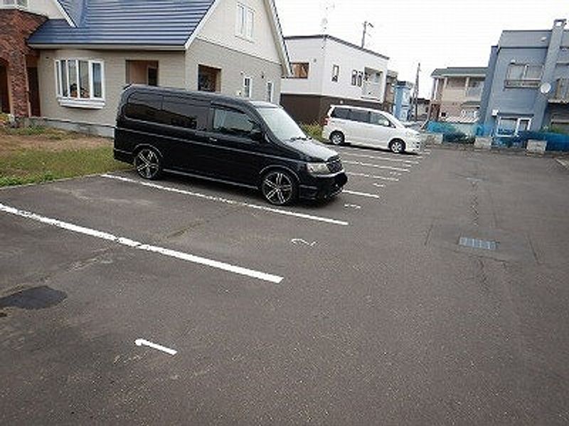 レオパレス牧場 駐車場