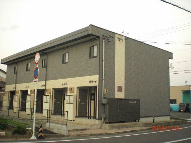 レオパレスファミーユγ 外観