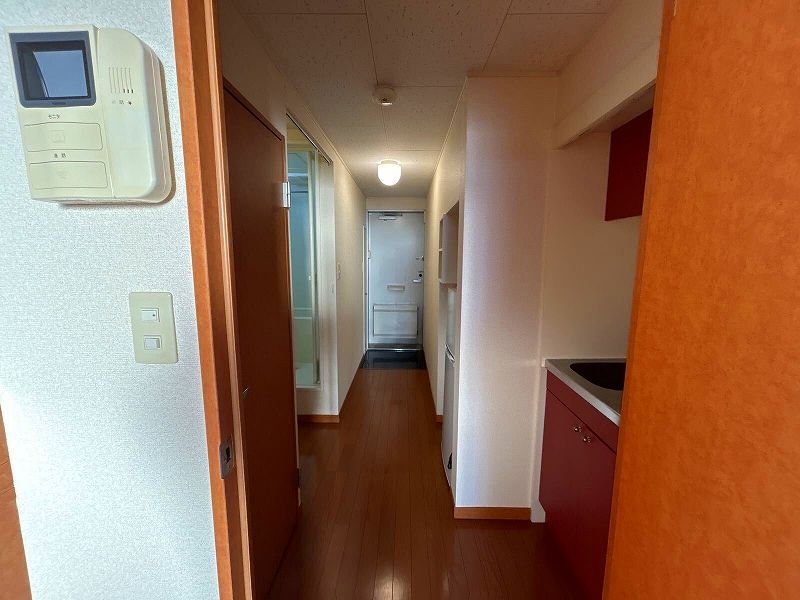 レオパレスもみじ山 玄関