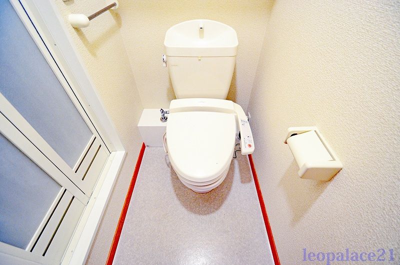 レオパレスシェル　ソレーユ トイレ