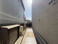 CLEINO N's Garden Entrance