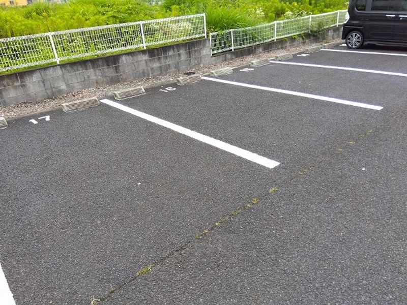 レオパレス大森Ⅱ 駐車場