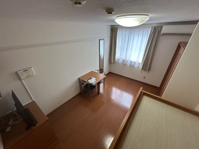 レオパレスサニーサイド宮代 居間