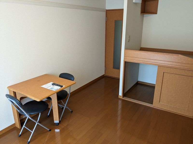 レオパレス大町 寝室