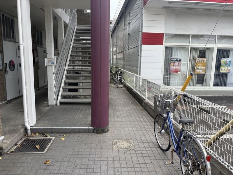 レオパレスサンファーム エントランス