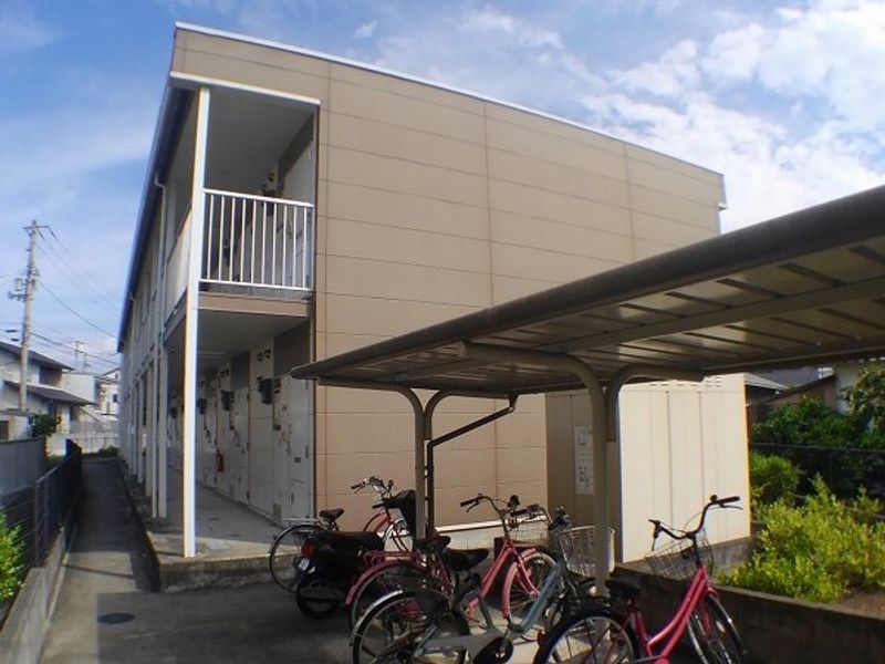 レオパレスコンフォール屋島 外観