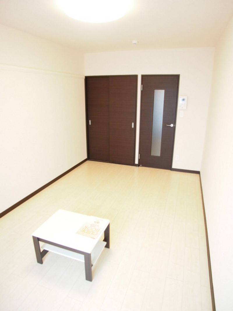 レオネクストアローマ稲毛 居間